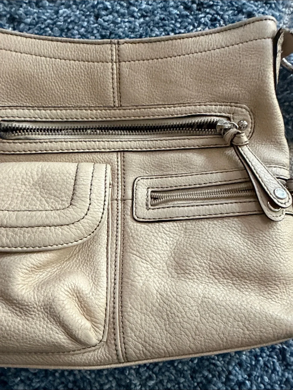 Like New.. Tignanello Women’s Neutral Tan Leather Crossbody Bag